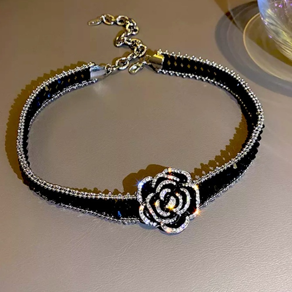 🌟 Gorgeous Black Rhinestone Two Tone Chain Necklace Camellia Choker